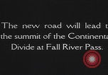 Immagine di Costruzione della strada nel Parco Nazionale delle Montagne Rocciose Colorado United States USA, 1927, secondo 44 filmato di repertorio 65675079623