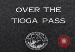 Standbild Touristen am Tioga Mountain Pass California United States USA, 1937, aus Sekunde 1 historischem Filmmaterial Videoclip 65675079628