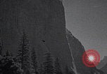Standbild Touristen am Tioga Mountain Pass California United States USA, 1937, aus Sekunde 27 historischem Filmmaterial Videoclip 65675079628