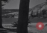 Standbild Touristen im Yosemite-Nationalpark California United States USA, 1937, aus Sekunde 15 historischem Filmmaterial Videoclip 65675079629