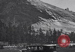 Standbild Touristen im Yosemite-Nationalpark California United States USA, 1937, aus Sekunde 25 historischem Filmmaterial Videoclip 65675079629