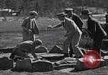 Standbild Touristen im Yosemite-Nationalpark California United States USA, 1937, aus Sekunde 37 historischem Filmmaterial Videoclip 65675079629