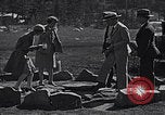 Standbild Touristen im Yosemite-Nationalpark California United States USA, 1937, aus Sekunde 39 historischem Filmmaterial Videoclip 65675079629