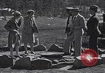 Standbild Touristen im Yosemite-Nationalpark California United States USA, 1937, aus Sekunde 40 historischem Filmmaterial Videoclip 65675079629