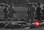 Standbild Touristen im Yosemite-Nationalpark California United States USA, 1937, aus Sekunde 41 historischem Filmmaterial Videoclip 65675079629