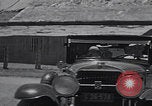 Standbild Besuch der Geisterstadt Brodie durch Touristen California United States USA, 1937, aus Sekunde 39 historischem Filmmaterial Videoclip 65675079632