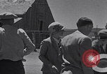 Standbild Besuch der Geisterstadt Brodie durch Touristen California United States USA, 1937, aus Sekunde 53 historischem Filmmaterial Videoclip 65675079632