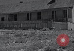 Standbild Besuch der Geisterstadt Brodie durch Touristen California United States USA, 1937, aus Sekunde 59 historischem Filmmaterial Videoclip 65675079632
