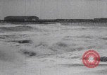 Immagine di Tempesta di metà inverno a Dover Inghilterra Dover Inghilterra Regno Unito, 1925, secondo 36 filmato di repertorio 65675079640