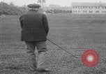 Immagine di John D Rockefeller gioca a golf Florida United States USA, 1925, secondo 45 filmato di repertorio 65675079641