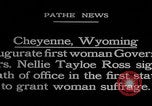 Immagine di Inaugurazione di Nellie Tayloe Ross Cheyenne Wyoming USA, 1925, secondo 3 filmato di repertorio 65675079644