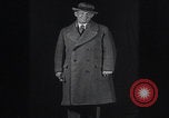 Immagine di Wayne Bigg Munn in posa Kansas City Missouri USA, 1925, secondo 13 filmato di repertorio 65675079645