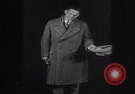 Immagine di Wayne Bigg Munn in posa Kansas City Missouri USA, 1925, secondo 15 filmato di repertorio 65675079645