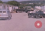 Standbild Eingang zum GTMO Naval Exchange-Shop Guantanamo Bay, Kuba, 1962, aus Sekunde 4 historischem Filmmaterial Videoclip 65675079673