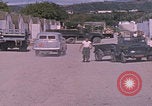 Standbild Eingang zum GTMO Naval Exchange-Shop Guantanamo Bay, Kuba, 1962, aus Sekunde 7 historischem Filmmaterial Videoclip 65675079673