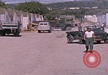 Standbild Eingang zum GTMO Naval Exchange-Shop Guantanamo Bay, Kuba, 1962, aus Sekunde 16 historischem Filmmaterial Videoclip 65675079673
