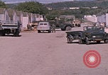 Standbild Eingang zum GTMO Naval Exchange-Shop Guantanamo Bay, Kuba, 1962, aus Sekunde 30 historischem Filmmaterial Videoclip 65675079673