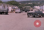 Standbild Eingang zum GTMO Naval Exchange-Shop Guantanamo Bay, Kuba, 1962, aus Sekunde 32 historischem Filmmaterial Videoclip 65675079673