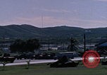 Standbild Eingang zum GTMO Naval Exchange-Shop Guantanamo Bay, Kuba, 1962, aus Sekunde 39 historischem Filmmaterial Videoclip 65675079673