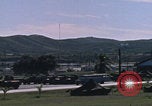 Standbild Eingang zum GTMO Naval Exchange-Shop Guantanamo Bay, Kuba, 1962, aus Sekunde 62 historischem Filmmaterial Videoclip 65675079673