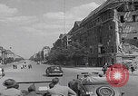 Standbild Präsident Truman besichtigt die Schäden in Berlin Berlin, Deutschland, 1945, aus Sekunde 10 historischem Filmmaterial Videoclip 65675079677