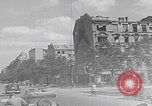 Standbild Präsident Truman besichtigt die Schäden in Berlin Berlin, Deutschland, 1945, aus Sekunde 21 historischem Filmmaterial Videoclip 65675079677