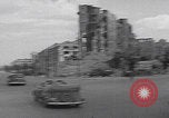 Standbild Präsident Truman besichtigt die Schäden in Berlin Berlin, Deutschland, 1945, aus Sekunde 25 historischem Filmmaterial Videoclip 65675079677