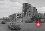 Standbild Präsident Truman besichtigt die Schäden in Berlin Berlin, Deutschland, 1945, aus Sekunde 26 historischem Filmmaterial Videoclip 65675079677