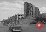 Standbild Präsident Truman besichtigt die Schäden in Berlin Berlin, Deutschland, 1945, aus Sekunde 27 historischem Filmmaterial Videoclip 65675079677