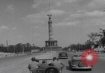 Standbild Präsident Truman besichtigt die Schäden in Berlin Berlin, Deutschland, 1945, aus Sekunde 37 historischem Filmmaterial Videoclip 65675079677