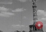 Standbild Präsident Truman besichtigt die Schäden in Berlin Berlin, Deutschland, 1945, aus Sekunde 43 historischem Filmmaterial Videoclip 65675079677