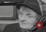 Standbild Caritas Haus Wien verarbeitet ungarische Flüchtlinge Wien Österreich, 1956, aus Sekunde 9 historischem Filmmaterial Videoclip 65675079683