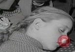 Standbild Caritas Haus Wien verarbeitet ungarische Flüchtlinge Wien Österreich, 1956, aus Sekunde 14 historischem Filmmaterial Videoclip 65675079683