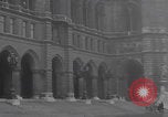Standbild Caritas Haus Wien verarbeitet ungarische Flüchtlinge Wien Österreich, 1956, aus Sekunde 25 historischem Filmmaterial Videoclip 65675079683