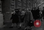 Standbild Caritas Haus Wien verarbeitet ungarische Flüchtlinge Wien Österreich, 1956, aus Sekunde 37 historischem Filmmaterial Videoclip 65675079683