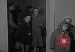 Standbild Caritas Haus Wien verarbeitet ungarische Flüchtlinge Wien Österreich, 1956, aus Sekunde 52 historischem Filmmaterial Videoclip 65675079683
