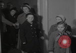 Standbild Caritas Haus Wien verarbeitet ungarische Flüchtlinge Wien Österreich, 1956, aus Sekunde 53 historischem Filmmaterial Videoclip 65675079683
