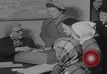 Standbild Caritas Haus Wien verarbeitet ungarische Flüchtlinge Wien Österreich, 1956, aus Sekunde 56 historischem Filmmaterial Videoclip 65675079683