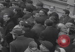 Standbild Flüchtlinge der ungarischen Revolution Wien Österreich, 1956, aus Sekunde 16 historischem Filmmaterial Videoclip 65675079684