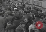 Standbild Flüchtlinge der ungarischen Revolution Wien Österreich, 1956, aus Sekunde 19 historischem Filmmaterial Videoclip 65675079684