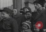 Standbild Flüchtlinge der ungarischen Revolution Wien Österreich, 1956, aus Sekunde 26 historischem Filmmaterial Videoclip 65675079684