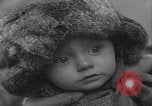Standbild Flüchtlinge der ungarischen Revolution Wien Österreich, 1956, aus Sekunde 40 historischem Filmmaterial Videoclip 65675079684