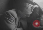Standbild Flüchtlingsfamilie verlässt Wien Wien Österreich, 1956, aus Sekunde 61 historischem Filmmaterial Videoclip 65675079686