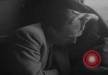 Standbild Flüchtlingsfamilie verlässt Wien Wien Österreich, 1956, aus Sekunde 62 historischem Filmmaterial Videoclip 65675079686
