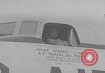 Standbild Ungarische Flüchtlinge fliegen aus Europa München Deutschland, 1956, aus Sekunde 51 historischem Filmmaterial Videoclip 65675079687