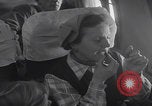 Standbild Flüchtlinge der ungarischen Revolution kommen in die USA Camp Kilmer New Jersey Vereinigte Staaten, 1956, aus Sekunde 9 historischem Filmmaterial Videoclip 65675079688