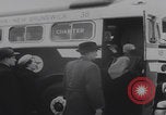 Standbild Flüchtlinge der ungarischen Revolution kommen in die USA Camp Kilmer New Jersey Vereinigte Staaten, 1956, aus Sekunde 49 historischem Filmmaterial Videoclip 65675079688