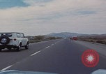 Immagine di gli uomini guidano nel deserto United States USA, 1967, secondo 5 filmato di repertorio 65675079696