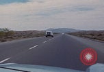 Immagine di gli uomini guidano nel deserto United States USA, 1967, secondo 11 filmato di repertorio 65675079696