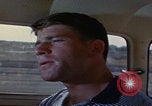 Immagine di gli uomini guidano nel deserto United States USA, 1967, secondo 20 filmato di repertorio 65675079696